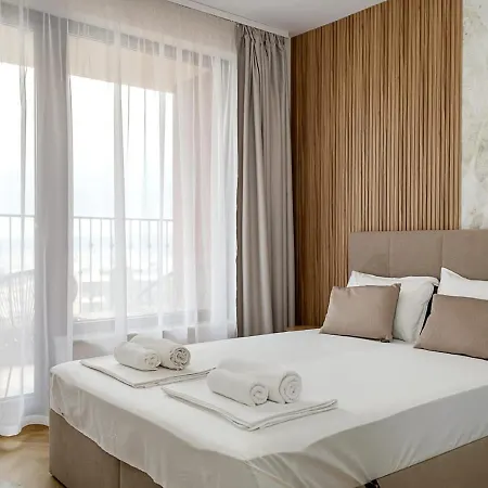 Cozy Living In Family Garden With Parking Space By Flat Manаger * Varna